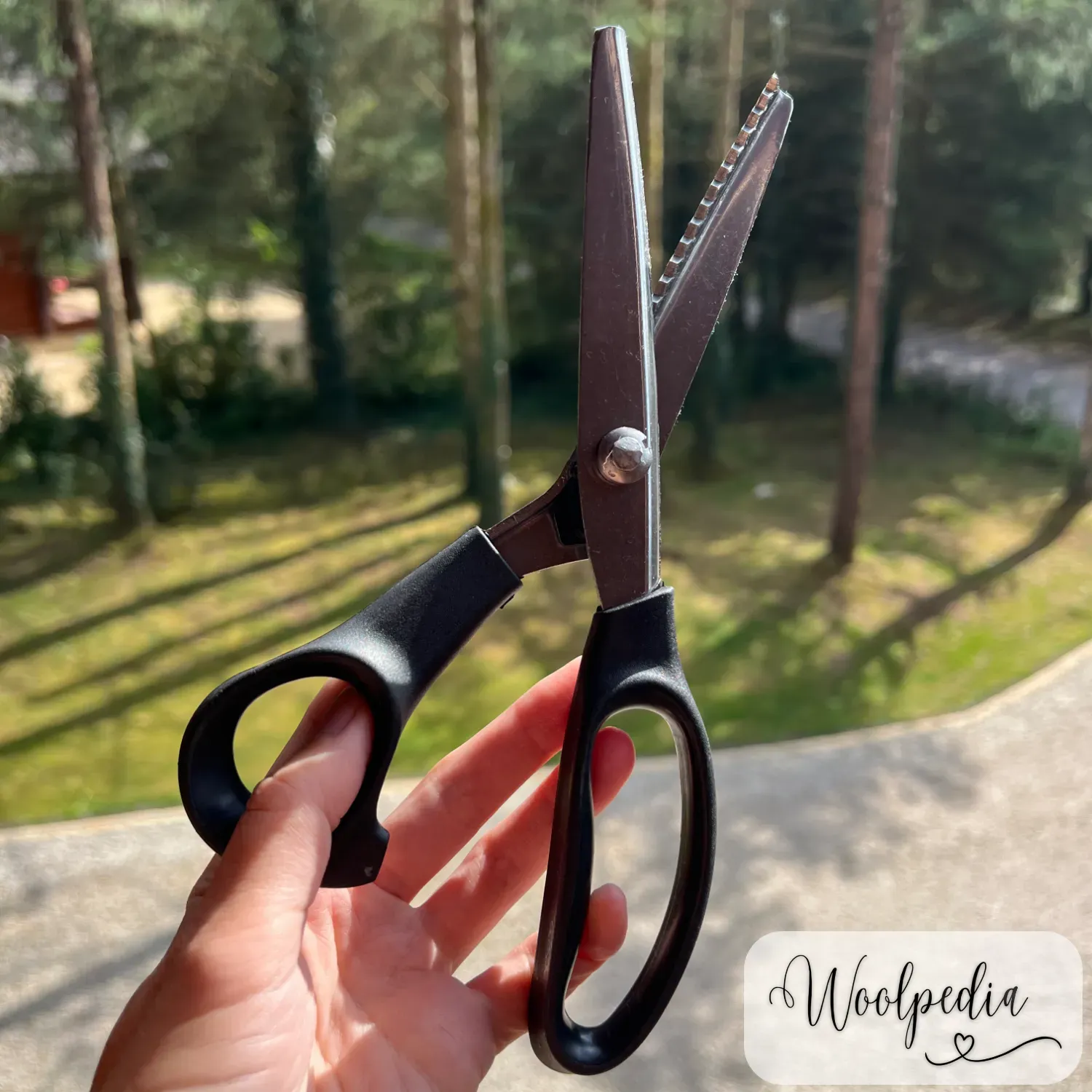 Stainless Steel Zigzag Scissors / Fabric Scissors 23.5cm