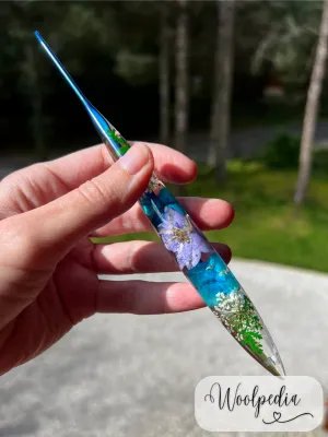 Resin Flower Handmade Crochet Hook 2.5mm C/2