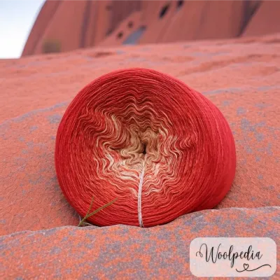Woolpedia Colors Ayers Rock gradient yarncake (modal)