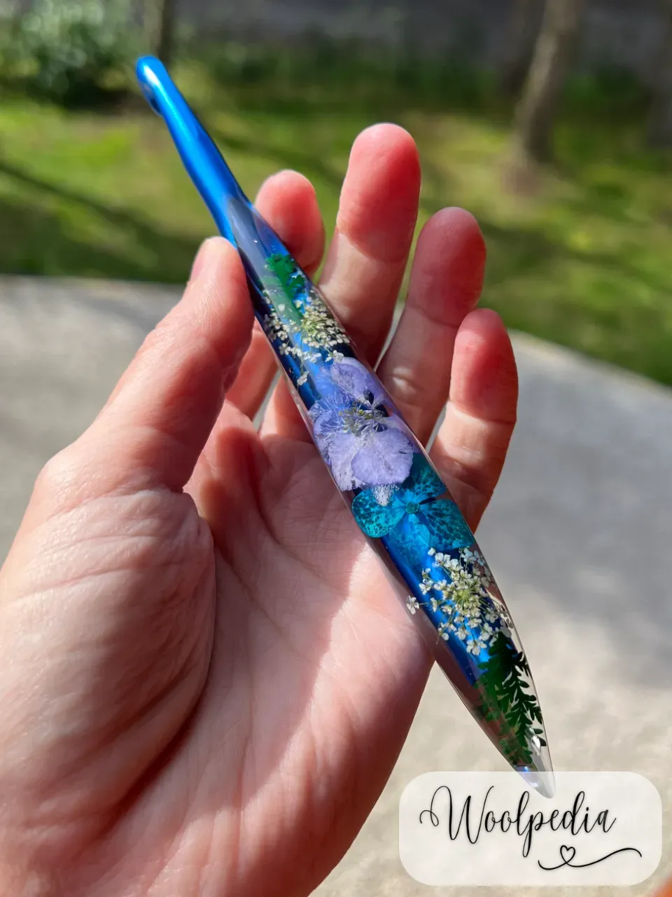 Resin Flower Handmade Crochet Hook 9mm N/15
