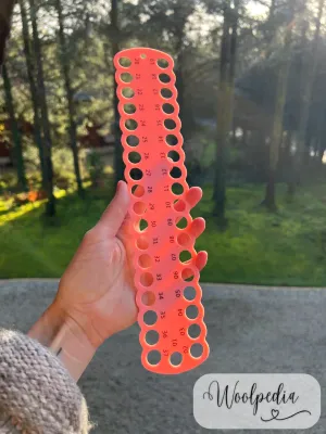 Yarn Organizer Board – For 37 Colors of Embroidery Thread