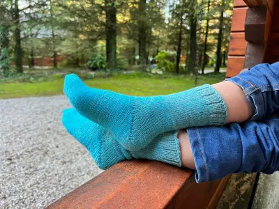 Toe-up socks knitting pattern &amp; video