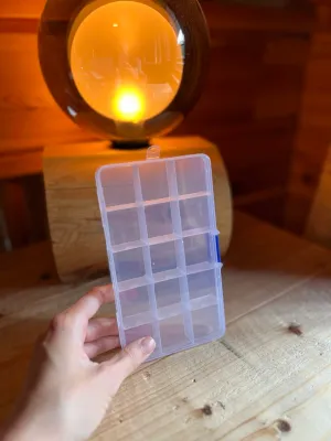 15-grid storage box for small items / craft organizer