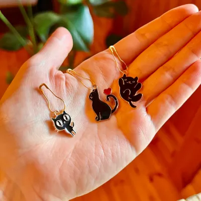 1 cat stitch marker / progress keeper - metal