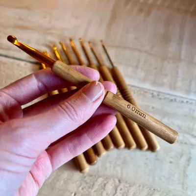 8-Piece Crochet Hook Set with wooden handle, Sizes 2mm to 6mm