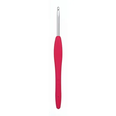 Clover Amour crochet hook with soft grip