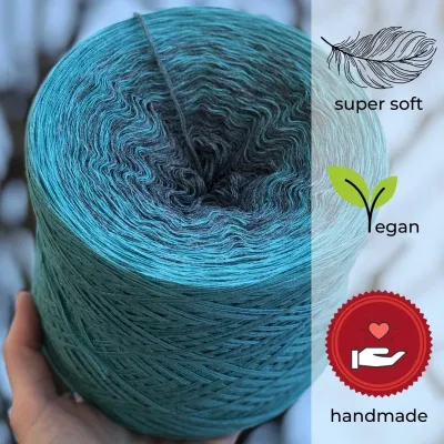 Woolpedia Colors Drachenglas gradient yarncake (modal)