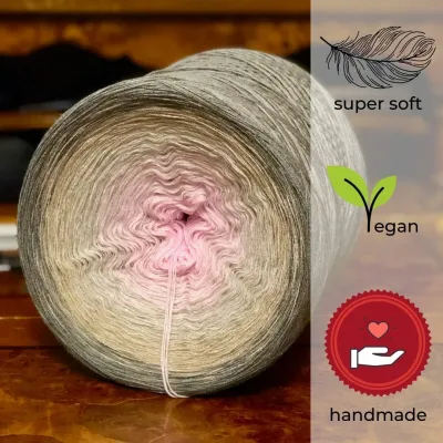 Woolpedia Colors Die Schöne und das Biest gradient yarncake (modal)