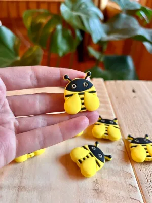 2x Bee knitting needle tip protectors