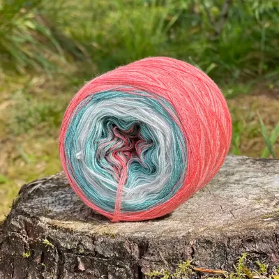 Woolpedia Colors Papaya Margarita gradient yarncake (modal)