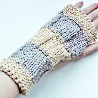 Basketweave cuffs / mitts knitting pattern video &amp; PDF - Woolpedia