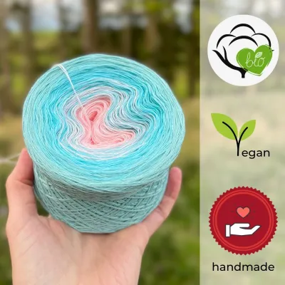 Woolpedia Colors Himbeersahne liebt Curacao organic gradient yarncake (pure cotton) Woolpedia Colors Himbeersahne liebt Curacao organic gradient yarncake (pure cotton)