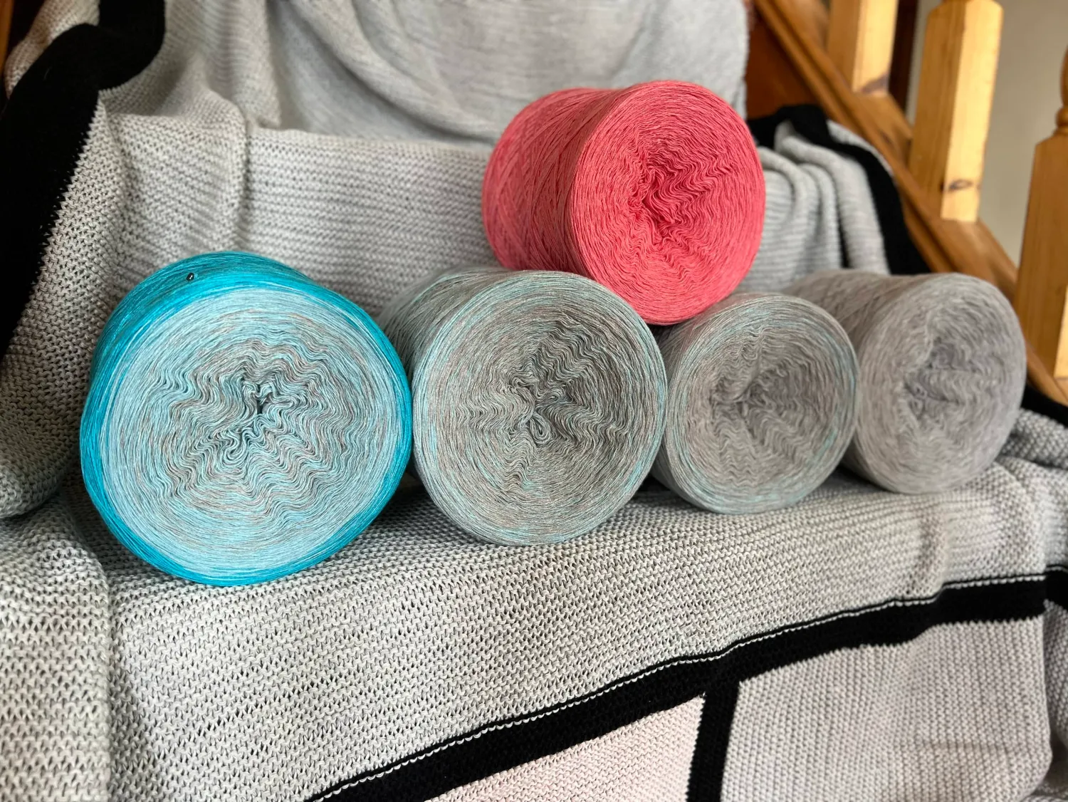 PDF &amp; Woolpedia Colors Community TCAL yarn series - seychellen - 6000m (modal)