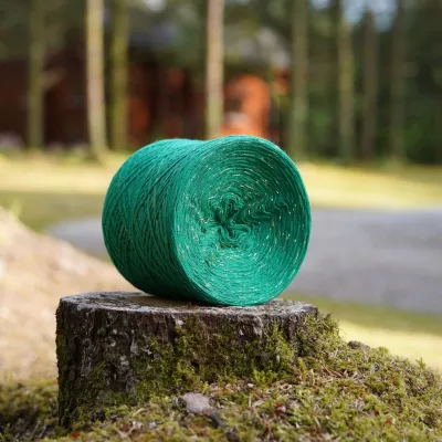 Woolpedia Talisman glitter yarncake (Modal)