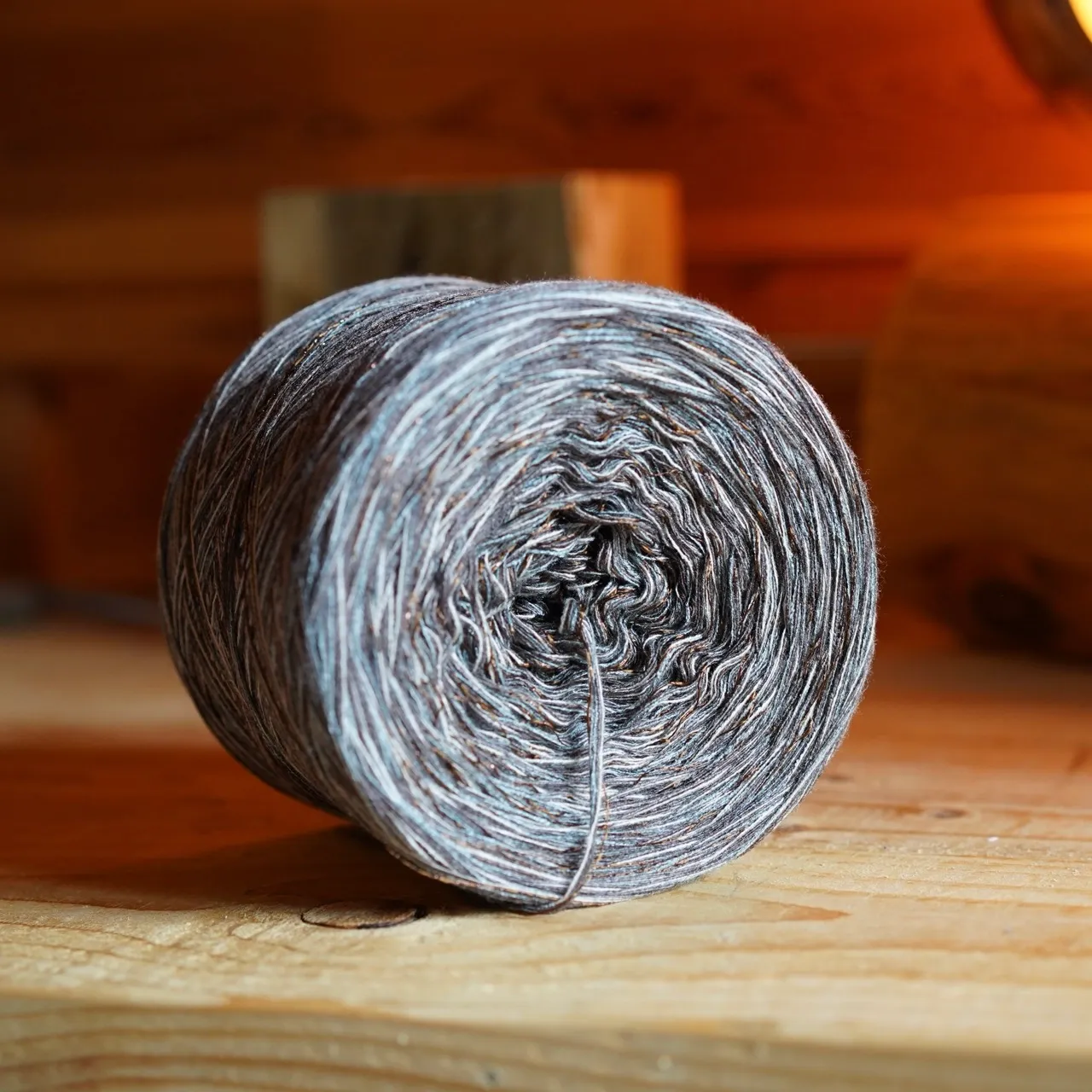 Woolpedia Silberstreif glitter yarncake (Modal)