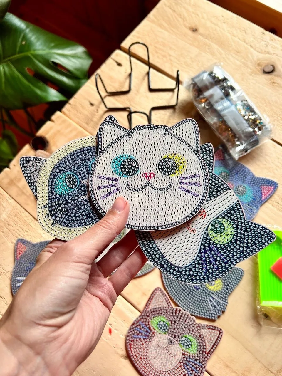 10 DIY Cat Diamond Painting Coasters: A Purrfectly Relaxing Craft