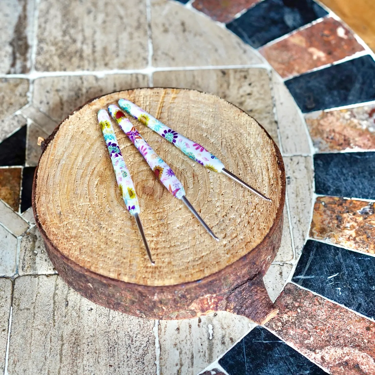 Ergonomic Flower Crochet Hook 2.25-4.5 mm