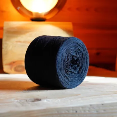 Woolpedia Colors River Valley CAL yarn cake contrasting black 875m (modal)