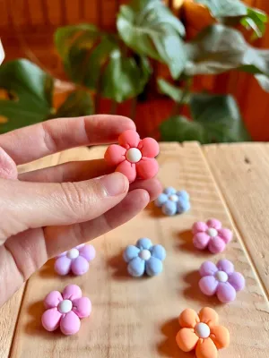 2x Flowers knitting needle tip protectors