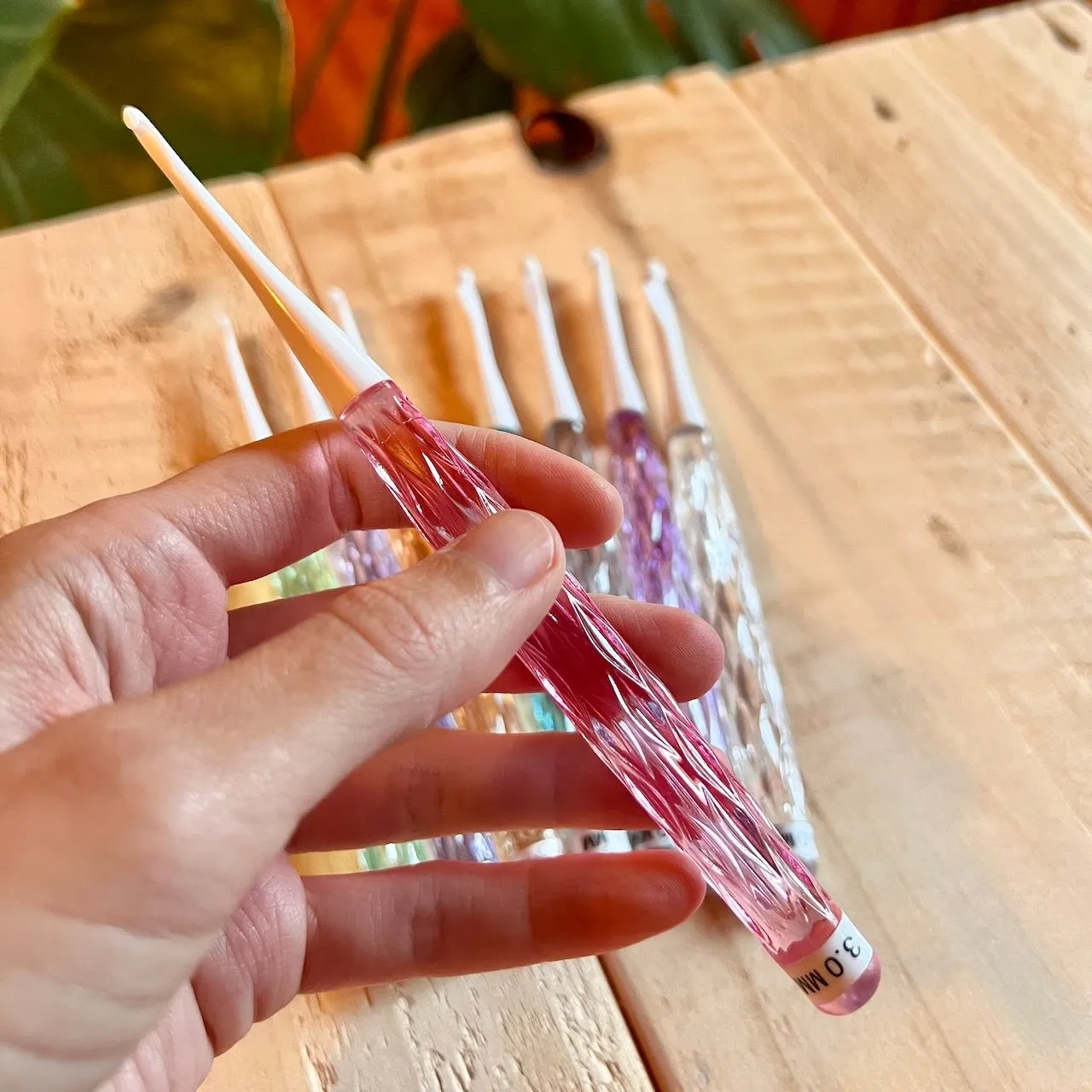 8-Piece Crystal Crochet Hook Set, Sizes 2.5mm to 6mm