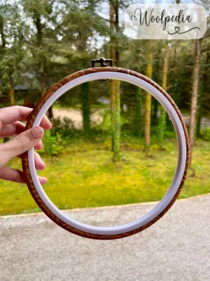 Vintage Look embroidery hoop 21cm