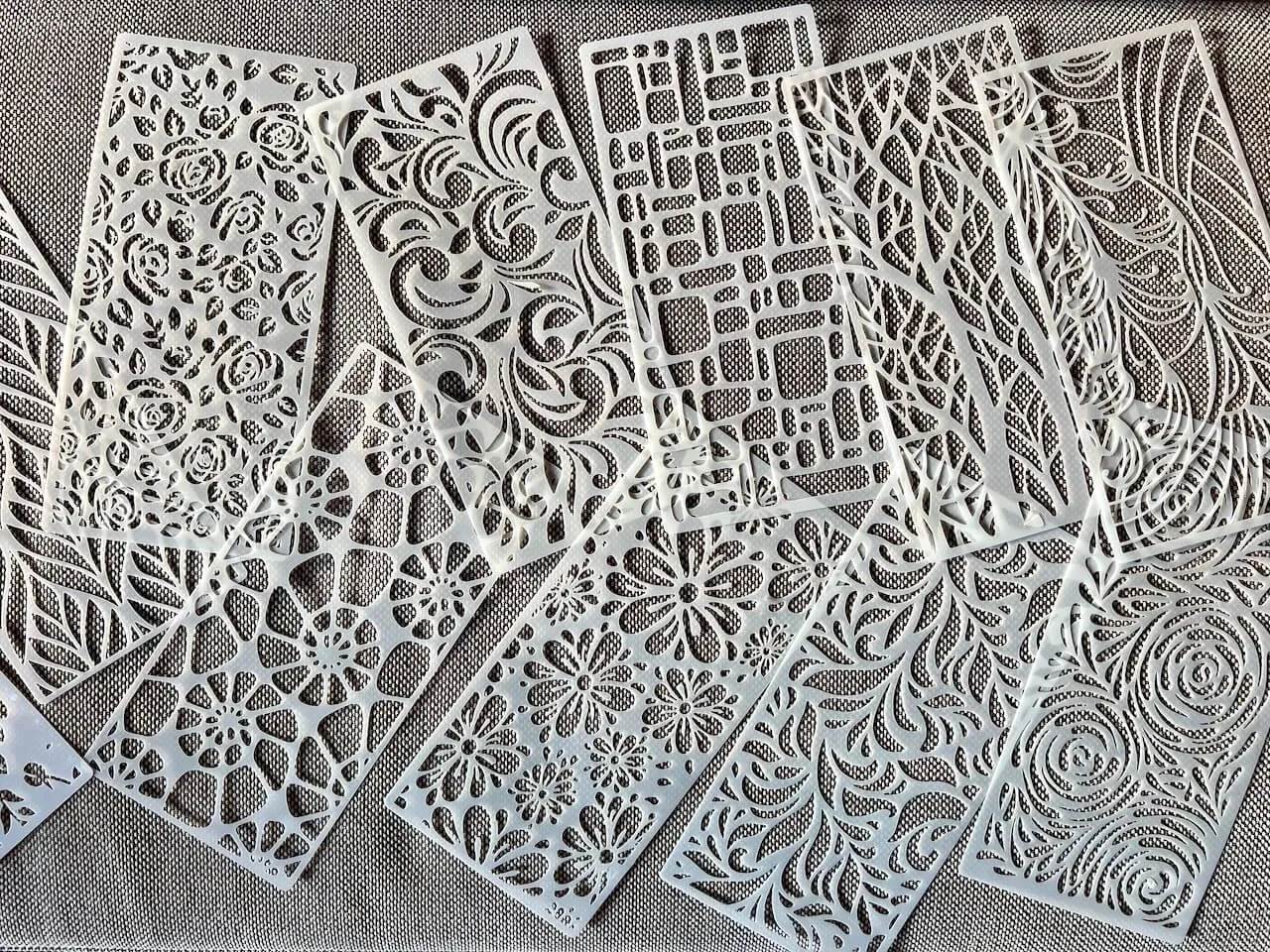 16x Elegant Stencils for Embroidery &amp; Painting – Intricate Designs (22x10.5 cm)