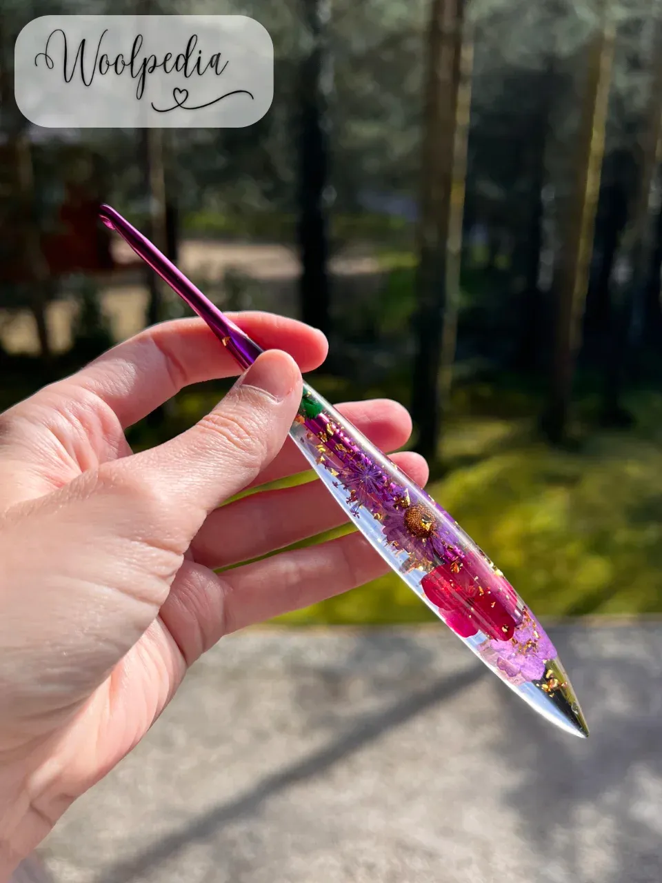 Resin Flower Glitter Handmade Crochet Hook 4.5mm / US 7