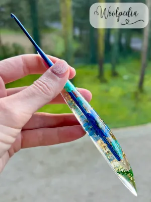 Resin Flower Handmade Glitter Crochet Hook 2.5mm C/2 blue ergonomic