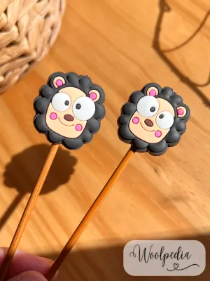 2x lion knitting needle tip protectors from 3.5mm