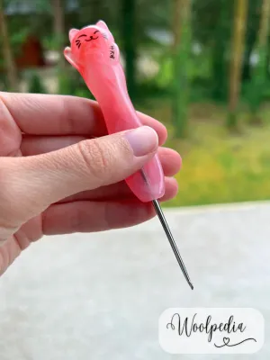 Pink Lucky Cat Handmade Resin Crochet Hook - ergonomic