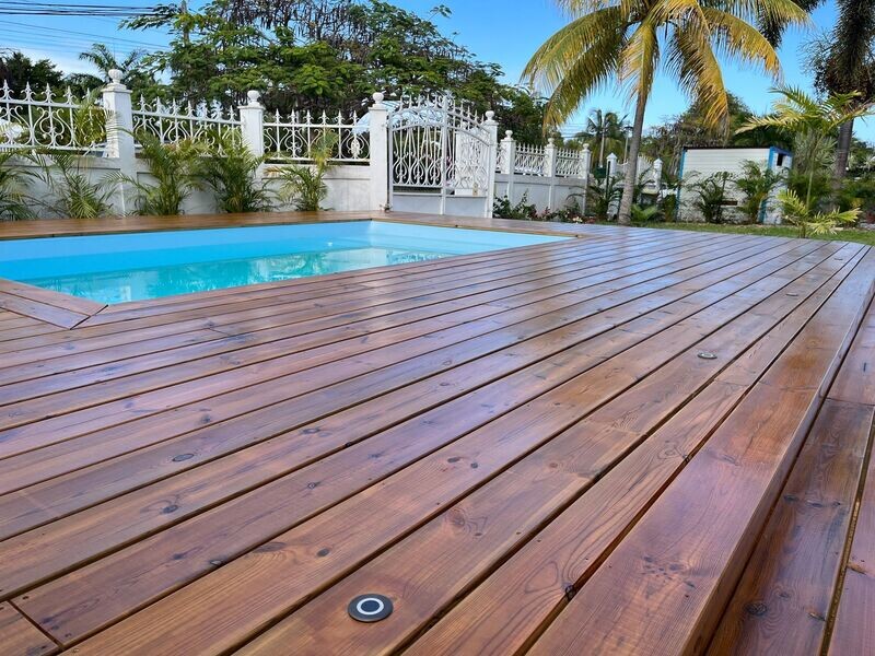 Fourniture et pose de Deck en Pin classe 4 au M2