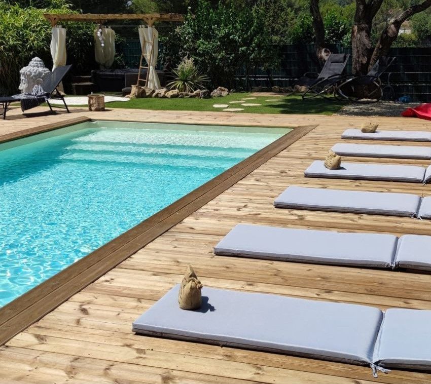 Piscine Bois Rectangulaire Luxe avec plage immergée + escalier 820x420x145cm