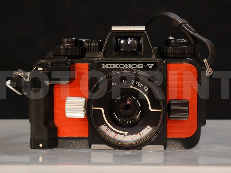 Nikon Nikonos V + 35/2.5 + flash SB 105 - accessoriata