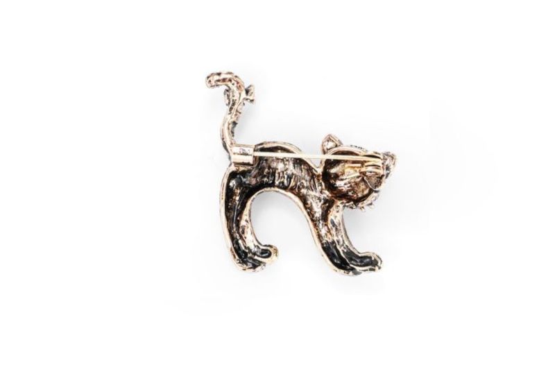 Broche Alina Brown