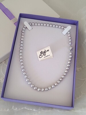 COLLANA PERLA GRIGIA – Chiusura oro