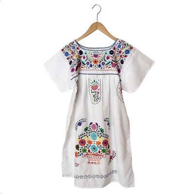 Mexikanisches Sommerkleid, handgefertigte Tunika Ethno-Style, Große M, weiß mit bunte Stickerei
