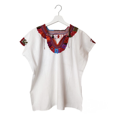 Mexikanische Huipil-Bluse Chiapas mit handgemachter Stickerei, L
