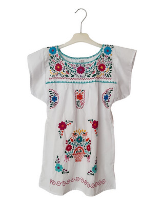 Mexikanisches Kleid für Mädchen mit handgemachter Stickerei