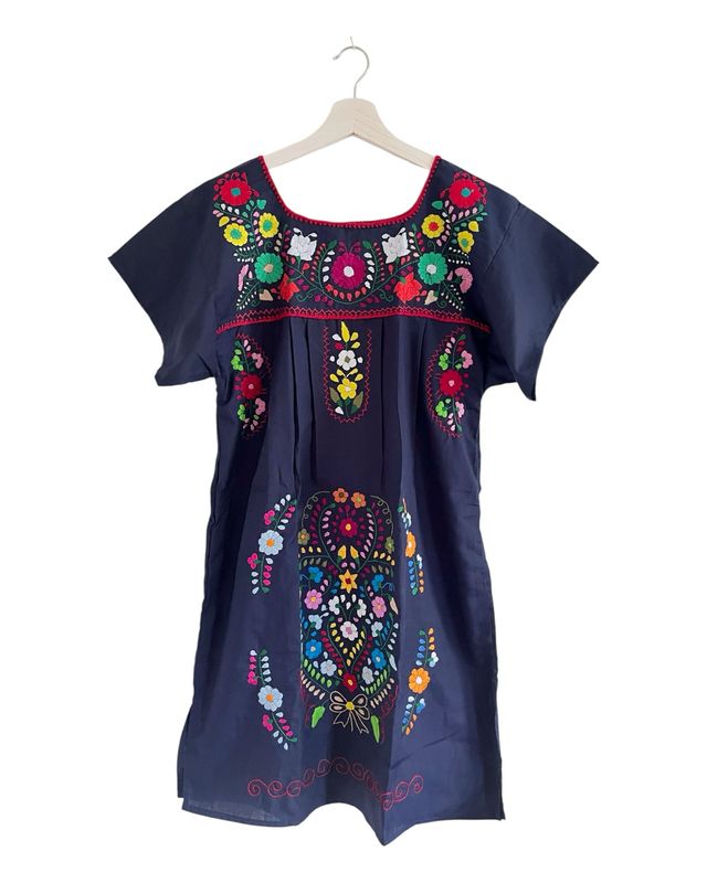 Mexikanisches Sommerkleid mit Blumen , Boho Tunika S