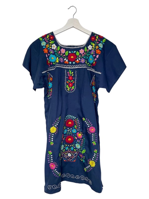 Mexikanisches Kleid mit Stickerei, Boho Tunika, S Mexikanisches Kleid mit Stickerei, Boho Tunika, S
