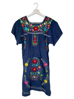 Mexikanisches Kleid mit Stickerei, Boho Tunika, S Mexikanisches Kleid mit Stickerei, Boho Tunika, S