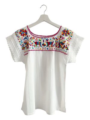 Mexikanische Bluse Puebla, Boho Sommerbluse, S Die handgefertigte Stickerei aus Puebla, Mexiko wird mit Präzision und Liebe zum Detail durchgeführt, 100% baumwolle