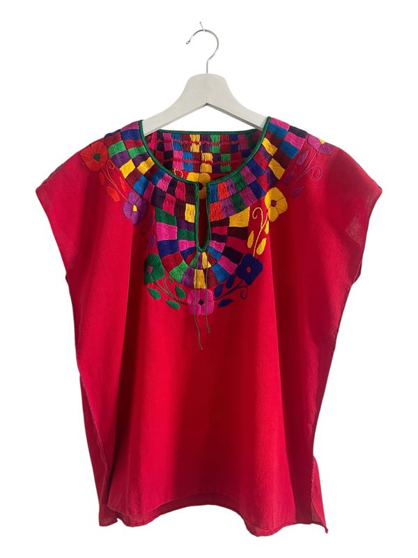 Mexikanische Huipil-Bluse Chiapas mit handgemachter Stickerei, M Mexikanische Huipil-Bluse Chiapas mit handgemachter Stickerei, M
