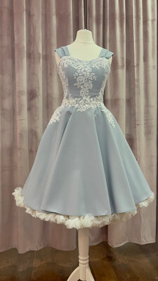 Vintage Brautkleid knielang in blau und ivory Spitze