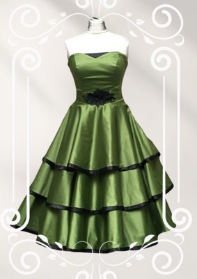 Grünes extravagantes Brautkleid Vukuhila mit schwarzen Einfassungen