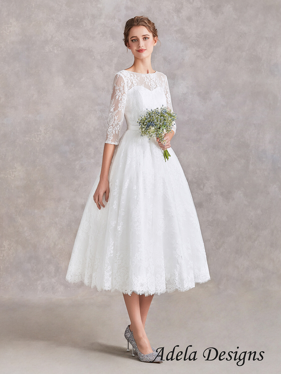 Kurzes Vintage-Brautkleid mit Spitze und Ärmel