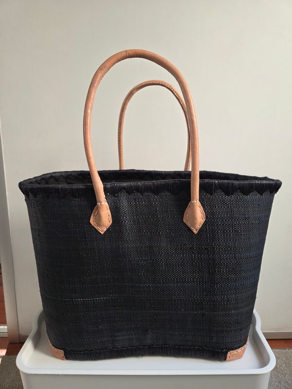 Black Beach / Picnic Basket - Large Black Beach / Picnic Basket - Large