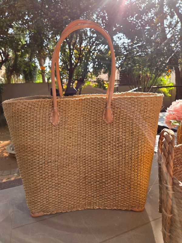 Tan Hessian Beach / Picnic Basket - Large