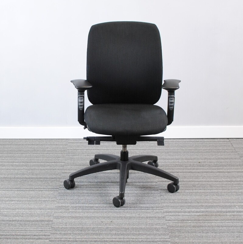 Amicus Task Chair by Teknion