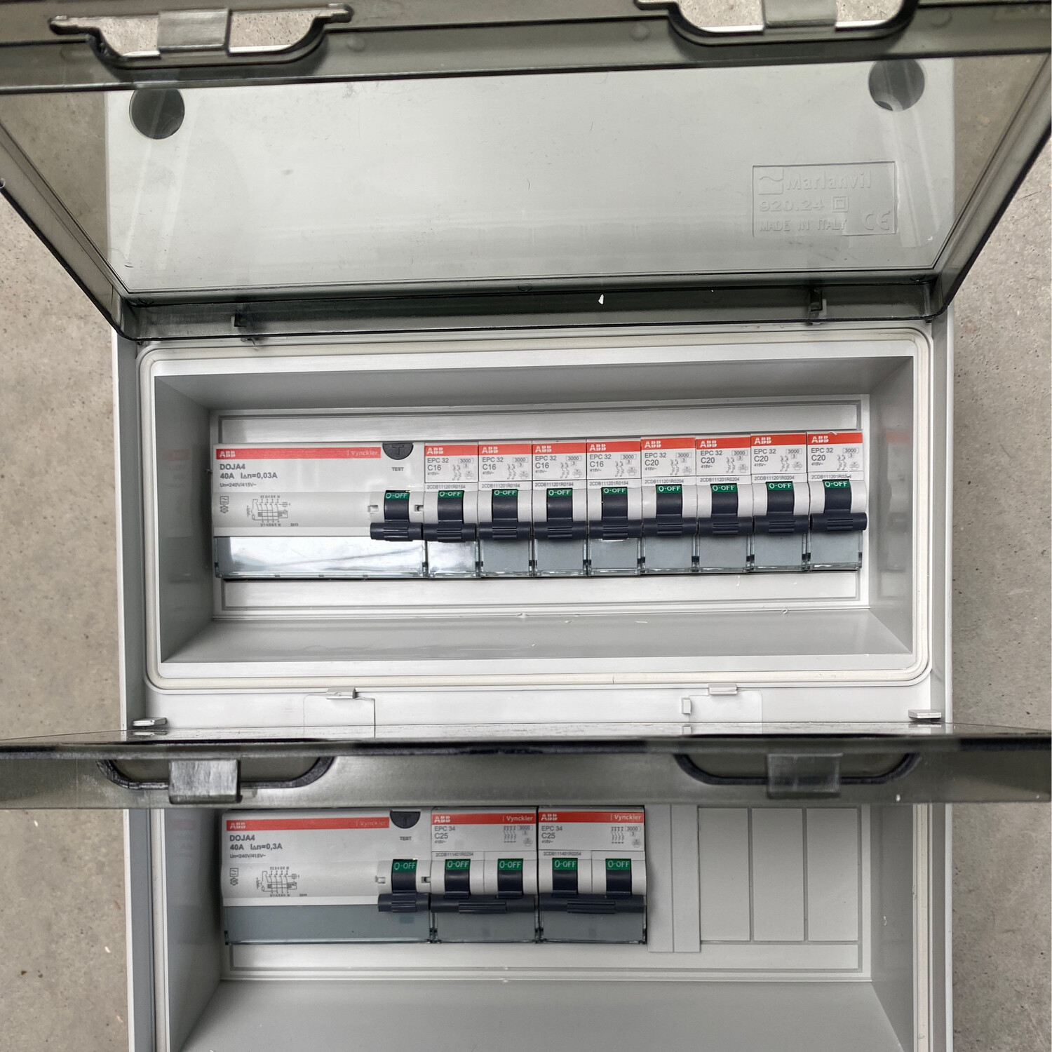 Voorbedrade zekeringskast 24 modules Abb Voorbedrade zekeringskast 24 modules Abb